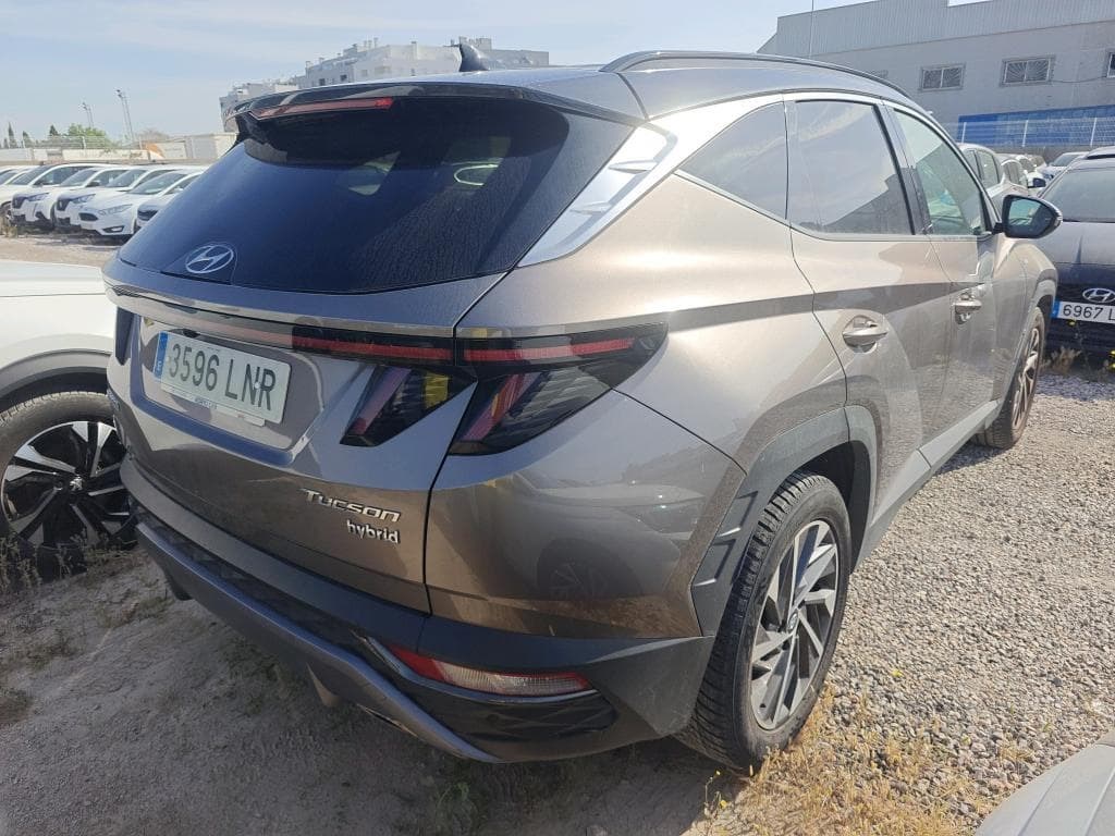Foto 2 HYUNDAI TUCSON 1.6CRDI (136CV) 48V TECNO DCT 2C