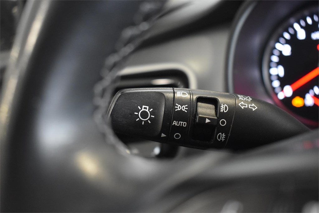 Foto 19 KIA STONIC 1.0T-GDI 120CV MHEV iMT DRIVE