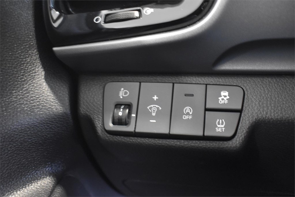 Foto 23 KIA STONIC 1.0T-GDI 120CV MHEV iMT DRIVE