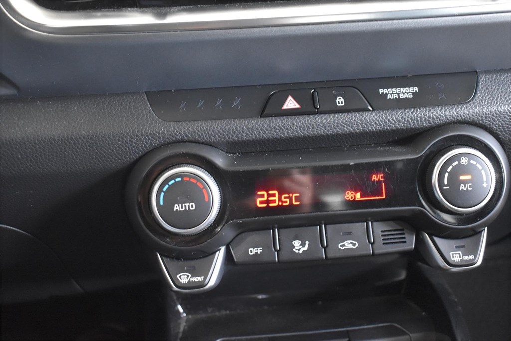 Foto 24 KIA STONIC 1.0T-GDI 120CV MHEV iMT DRIVE