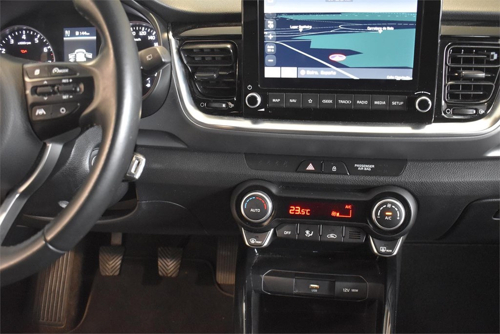 Foto 28 KIA STONIC 1.0T-GDI 120CV MHEV iMT DRIVE