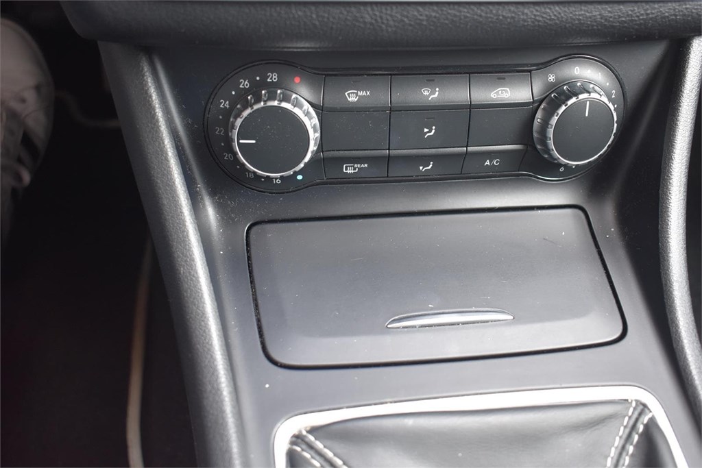 Foto 19 MERCEDES  CLA  200 D 