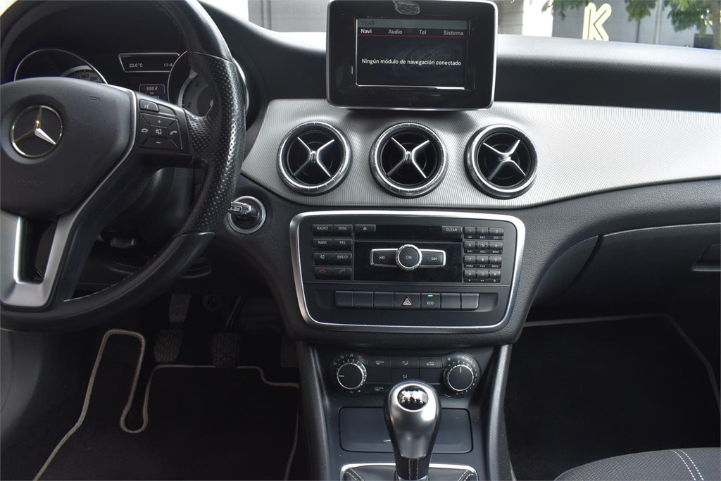Foto 21 MERCEDES  CLA  200 D 