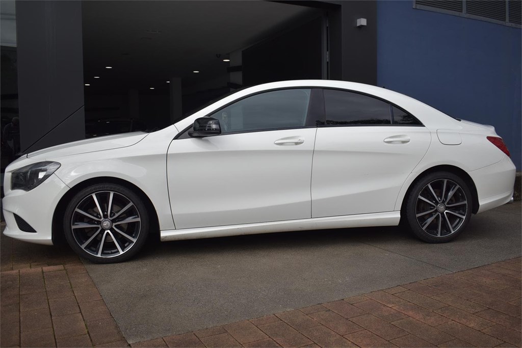 Foto 24 MERCEDES  CLA  200 D 