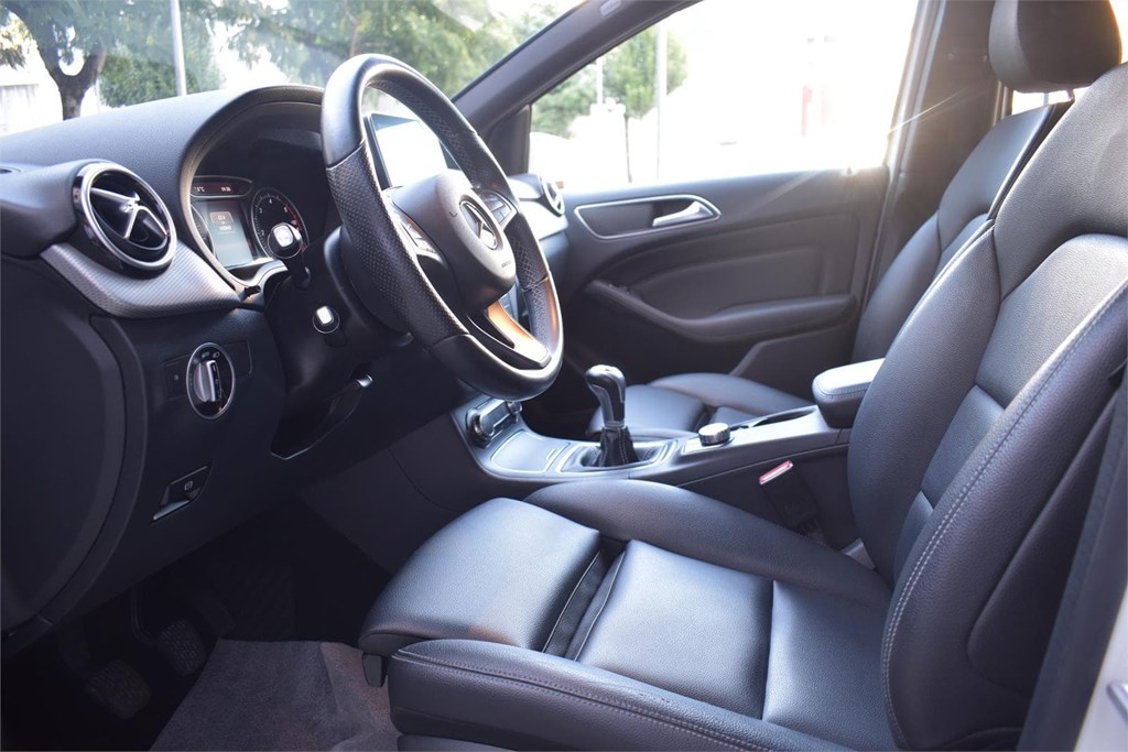 Foto 10 MERCEDES  CLASE B 180D 1.5 110CV