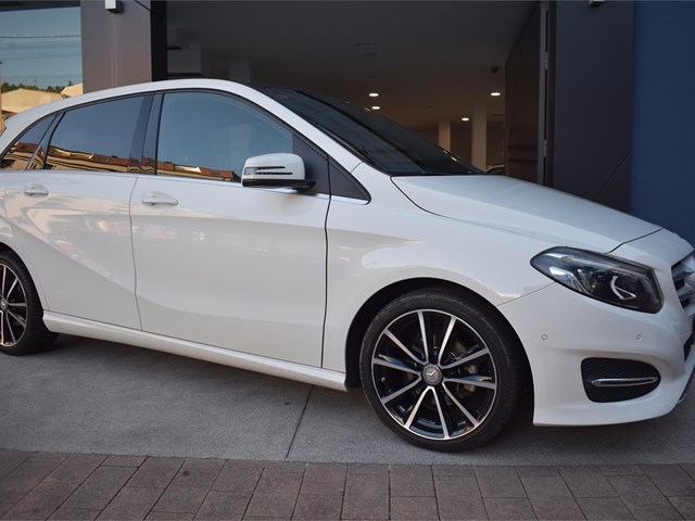MERCEDES  CLASE B 180D 1.5 110CV