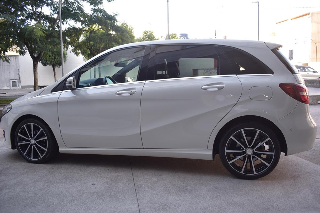 Foto 5 MERCEDES  CLASE B 180D 1.5 110CV