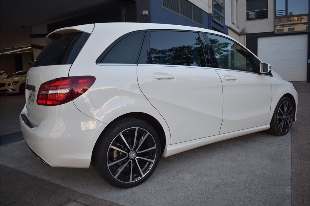 Foto 7 MERCEDES  CLASE B 180D 1.5 110CV