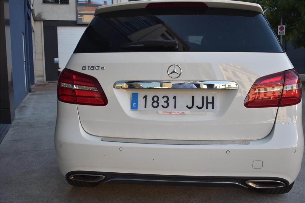 Foto 9 MERCEDES  CLASE B 180D 1.5 110CV