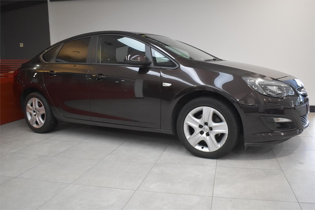 Foto 2 OPEL ASTRA  1.6  CDTI 110CV NOTCHBACK 4P SELECTIVE 