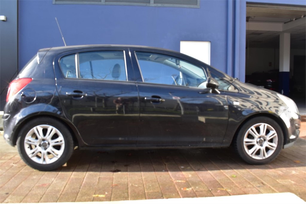 Foto 3 OPEL CORSA 1.4 100CV COSMO 
