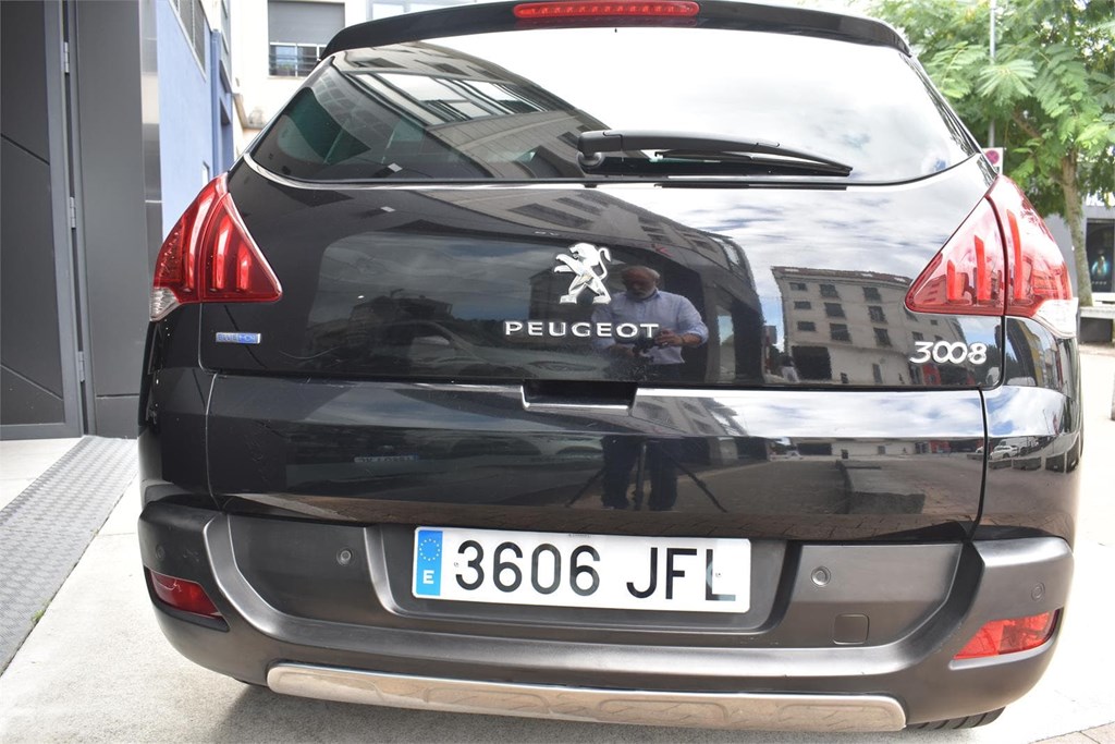 Foto 7 PEUGEOT 3008 1.6 BHDI 120CV ALLURE 