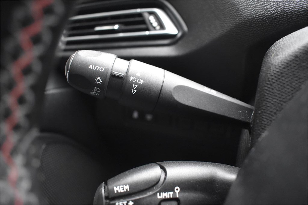 Foto 21 PEUGEOT 308 5P GTLINE 150CV