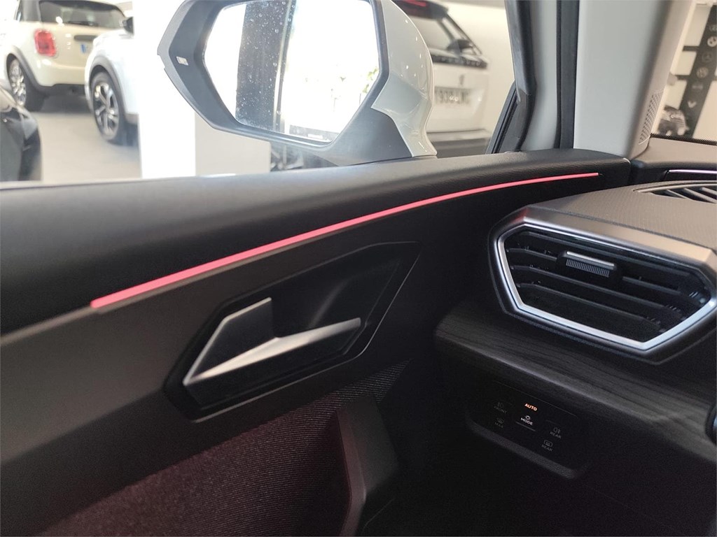 Foto 18 SEAT LEON FAMILIAR SP 1.5 eTSI 110kW DSG S&S XCELLENCE GO L