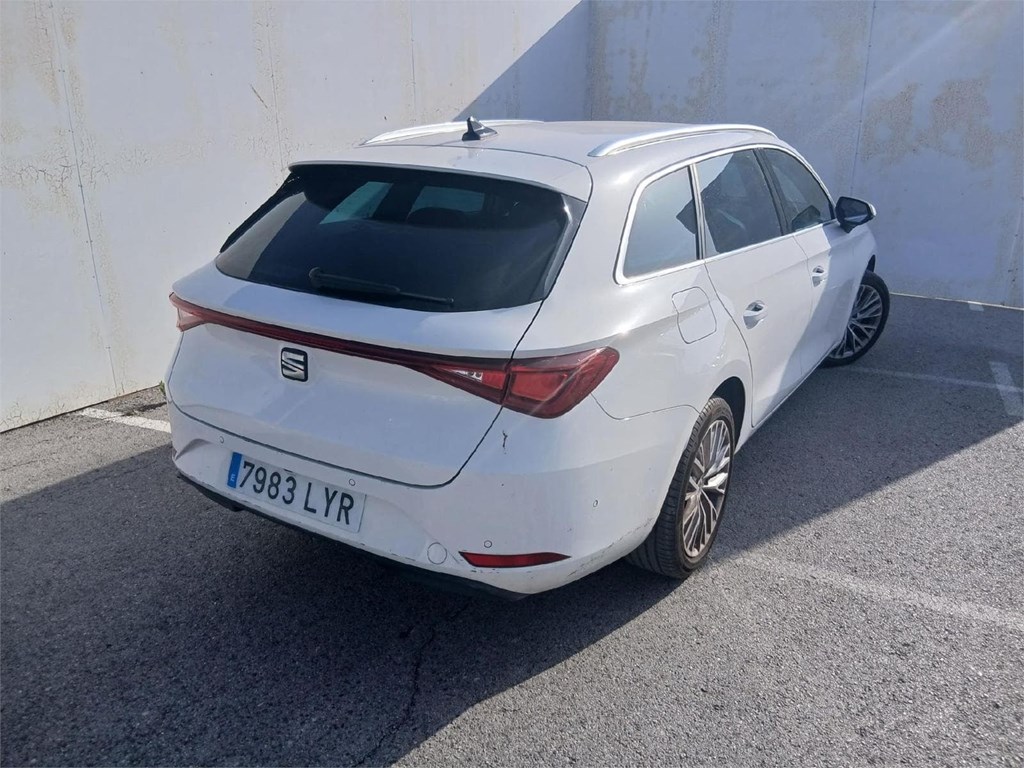 Foto 2 SEAT León Familiar SP 1.5 eTSI 110kW DSG S&S Xcellence Go L