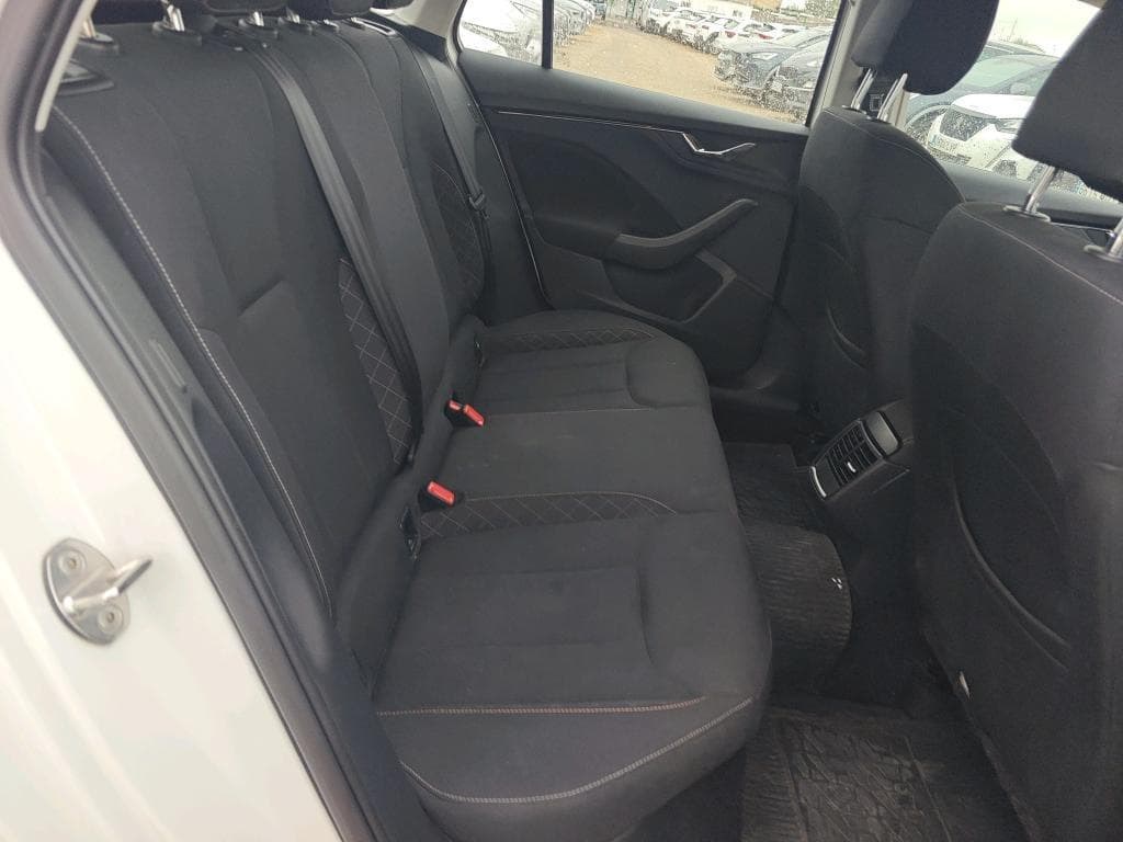 Foto 7 SKODA KAMIQ 1.0TSI 110CV DSG AMBITION 